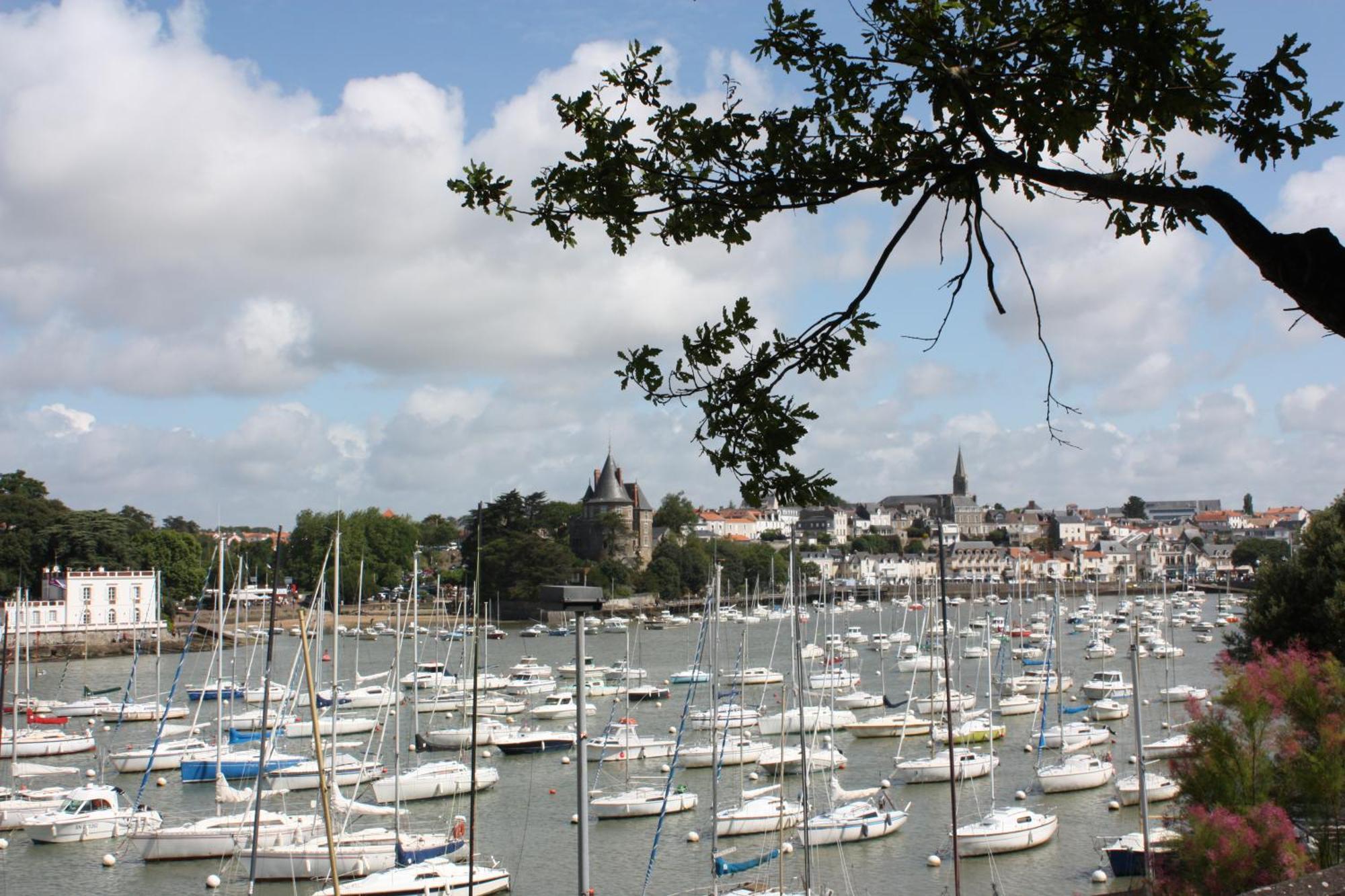 Appartement En Rdc Avec Terrasse Face A La Mer Pornic Bagian luar foto